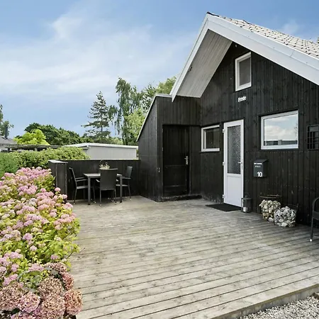 Cozy Summer House Close To The * Sjolund