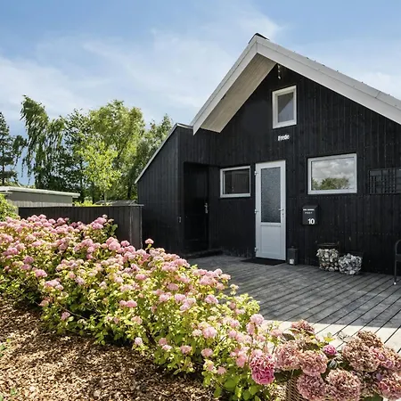 Cozy Summer House Close To The Sjølund