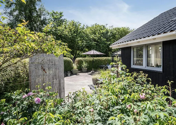 Cozy Summer House Close To The