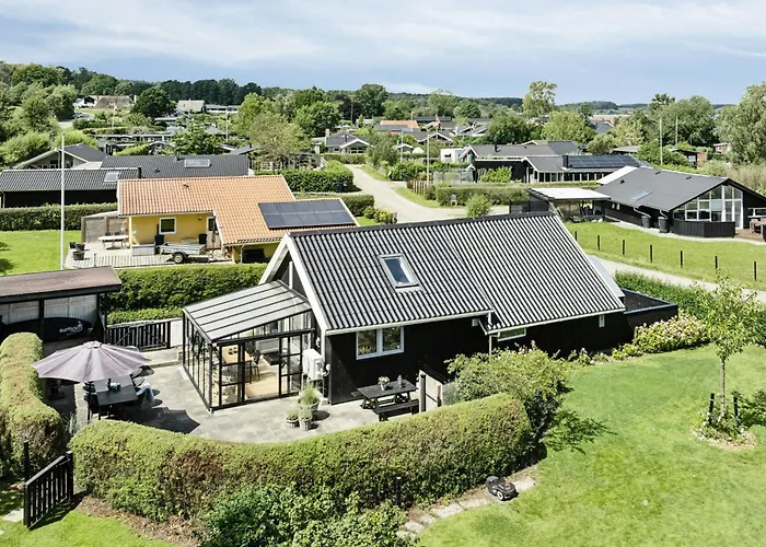 Cozy Summer House Close To The * Sjolund